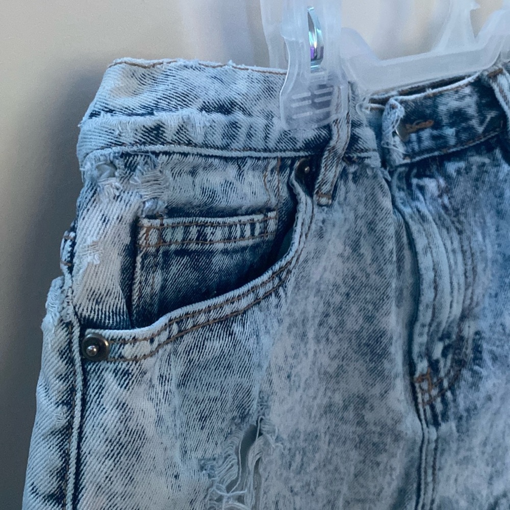 Forever 21 Women Washed Jean Shorts Size 28W